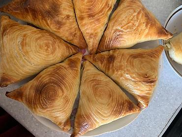 Полуфабрикаты: Лепим манты разных видов на выезд штучно по 10 сом большое — 8