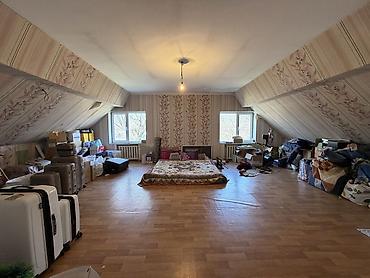 Продажа коттеджей и домов: Срочно продаётся мансардный дом! 📍 Район: Свердловский 🏡 Участок: 9,5 — 12