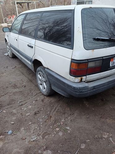 Volkswagen: Volkswagen Passat: 1991 г., Механика, Бензин, Универсал — 10