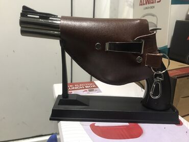 Termoslar: Alisqan revolver hem pasdafqasi hem ksburasi var karobkadadi hediyye