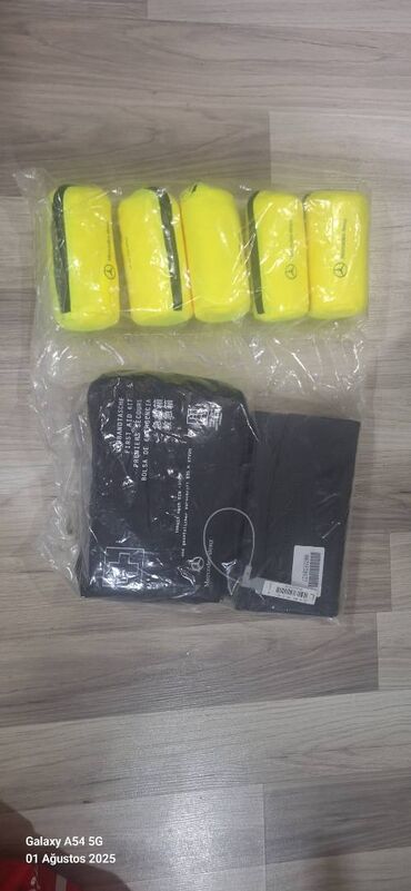 mersefes e220 d 2013 modeli ucun akumilyator vsrmı: Salam. Hervaxtinz xeyir mercedes benz tibb cantasi satilir yep yenidi