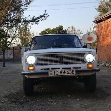 volkswagen polo 1: VAZ 2101, ağ rəng, sedan kuzov. Texniki xüsusiyyətlər: - — 3