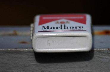 Upaljači i prateća oprema: MARLBORO Champ i Marlboro Slim Design Jet Flame upaljač. MARLBORO — 7