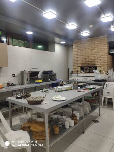 Kommersiya daşınmaz əmlakının satışı: Xırdalanda Ümumi sahəsi 800 kvm 4 mətəbəli obyekt satılır. Hazırda — 4