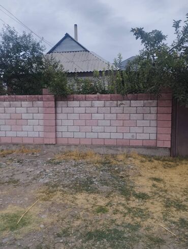 1 комнатная квартира на сутки в оше: Үй, 80 кв. м, 3 бөлмө, Менчик ээси, Косметикалык оңдоо
