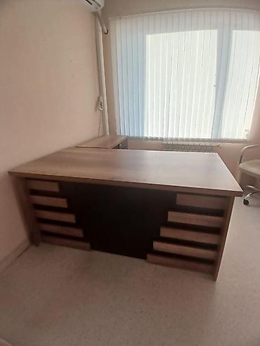 Ofis mebeli: Ofis üçün L‑şəkilli yazı masası və köməkçi tumbanın komplekti — 1