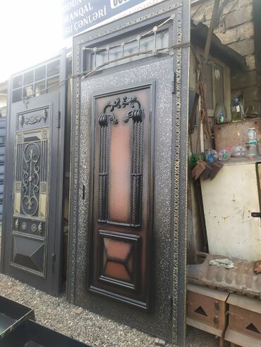 Giriş qapıları: Mənzil üçün Yeni Giriş qapısı Şəbəkə ilə, Zəmanətli, Pulsuz çatdırılma — 24