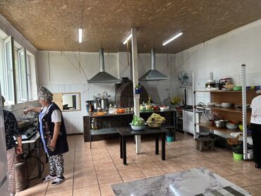 повар требуются: Требуется повар универсал на летний сезон город бишкек район фирмы