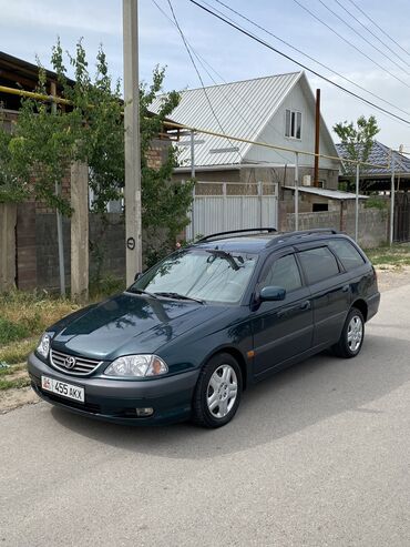 Toyota: Toyota Avensis: 2002 г., 2 л, Механика, Бензин, Седан