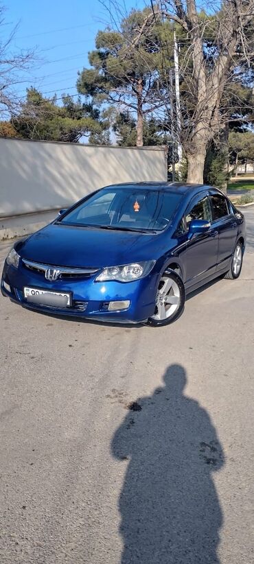 дом на колёсах: Honda Civic full salon export Aile masinidi.Benzin qenaet.1.8 mator lalafo.az -da дом на колёсах: Honda Civic full salon export Aile masinidi.Benzin qenaet.1.8 mator