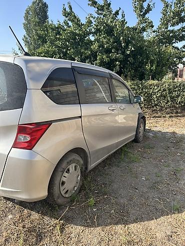Скупка авто: Продам автомобиль на разбор: компактвэн Honda Freed (первое поколение — 1