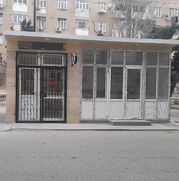 9 mkr: Etrafda yasayis binalari, 2 mekteb poliklinikada, market var. Yaninda — 4