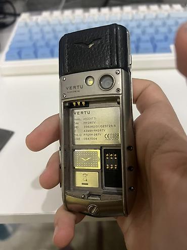 vertu ascent ti: Vertu rəng - Gümüşü, Düyməli — 10