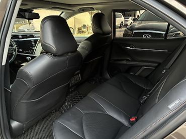 corolla 2018: Toyota Camry: 2019 г., 2.5 л, Автомат, Бензин, Седан — 10