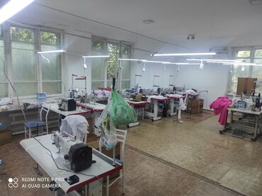 Цеха, заводы, фабрики: Сдается помещение под швейный цех или другое в центре города Токмок
