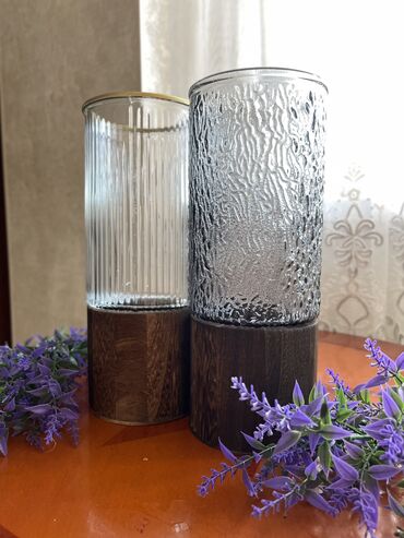 стеклянная ваза: Стеклянная ваза с деревянным основанием

Есть два вида.

Цена 2000 сом