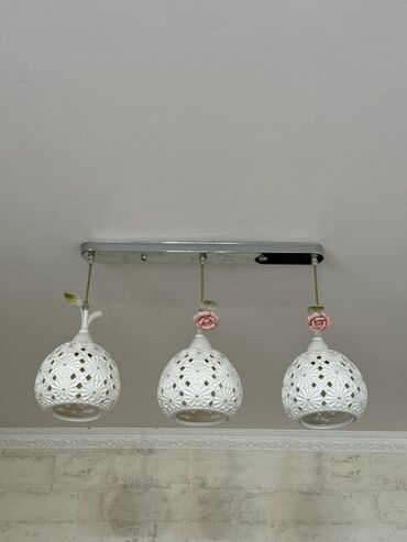 люстра потолочный: Набор осветительных приборов для дома. 1) Подвесная люстра на планке