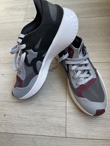 Кроссовки и спортивная обувь: Оригинал! Nike Formula 23, размер 43, новые, не подошел размер. Писать