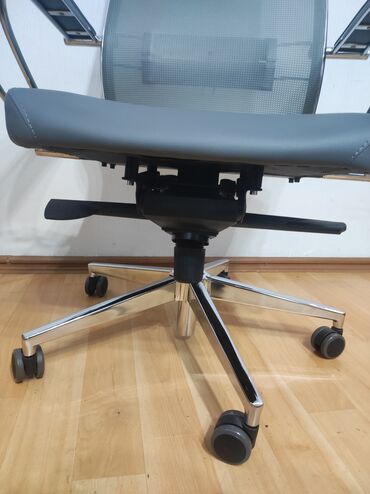 Офисные кресла: Продаю кресло премиум класса "samurai metta", оригинал.Металлический — 8