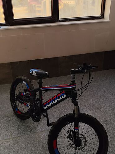 irsad telecom velosiped: Yeni Şose velosipedi Adidas, 24", sürətlərin sayı: 7