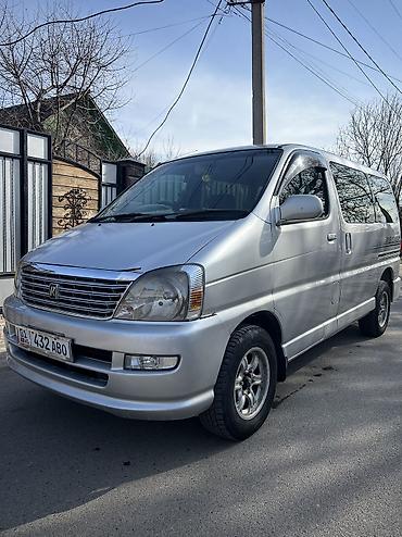 сидения естима: Toyota Regius: 2002 г., 2.7 л, Автомат, Бензин, Минивэн — 1