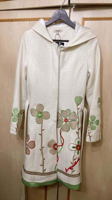 пальто zara: Пальто S (EU 36), M (EU 38), цвет - Белый