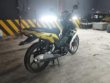 elektrik skuterlər: Məhsul: Sarı-qara rəngli skuter tipli motosiklet Təsvir: - Idman — 2