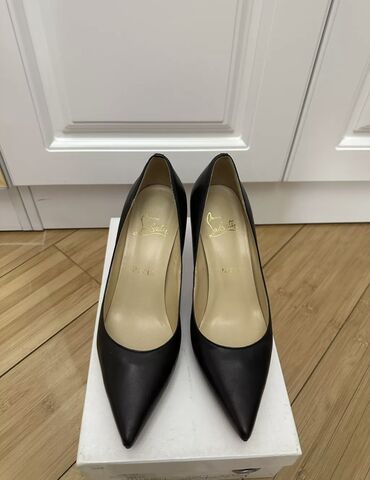 обувь из италии: Туфли 38, цвет - Черный
