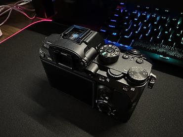 sony linza: Sony α7R III (ILCE-7RM3) tam kadr güzgüsüz fotoaparat - 42.4 MP Exmor — 3