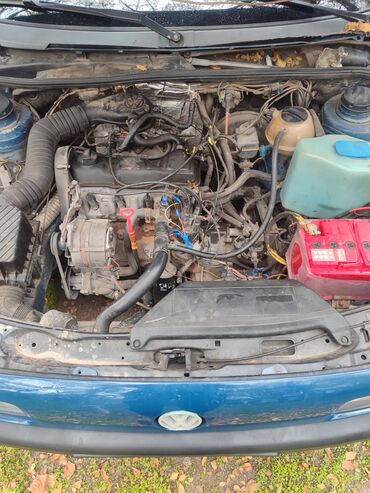 приус продажа: Volkswagen Passat: 1988 г., 1.8 л, Механика, Бензин, Седан