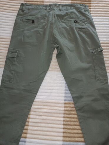 maskirne pantalone: Muške pantalone,farmerice extra kvaliteta velicine 28-36