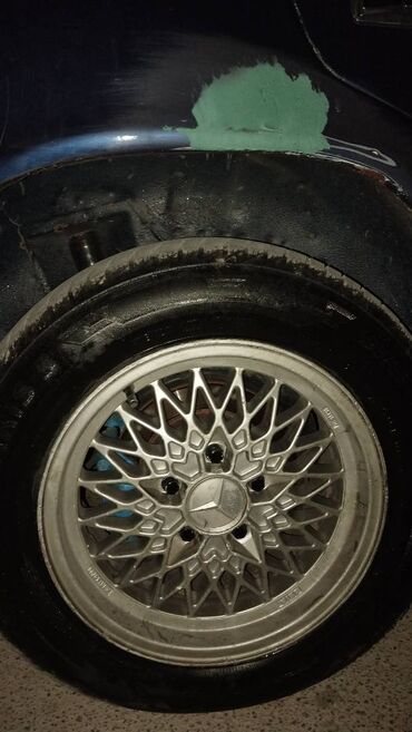 Тарелки: Б/у Колесо AMG 195 / 65 / R 15, 5 Болтов
