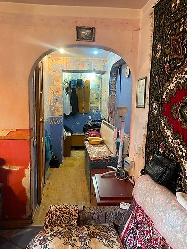 1 комната, 29 м², Ата-Тюрк парк Элитка, 4 этаж, Требуется ремонт at lalafo.kg 1 комната, 29 м², Ата-Тюрк парк Элитка, 4 этаж, Требуется ремонт