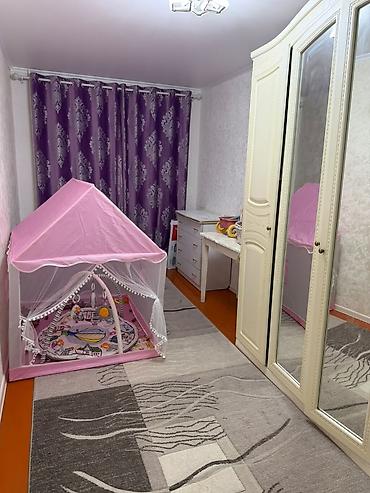 комнаты иссык: Сдаю 2 ком квартирус 10 го Сентября 
 30 тч в месяц — 5