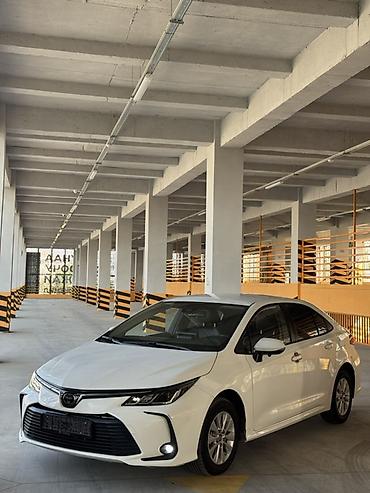 srv 1: Toyota Corolla: 2019 г., 1.8 л, Вариатор, Гибрид, Седан — 2