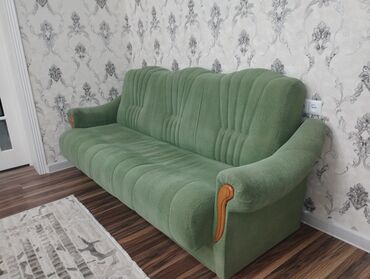 мебель на прихожку: Прямой диван, цвет - Зеленый, Б/у