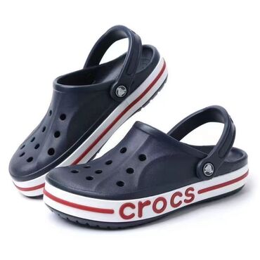 обувь подростковый: Продаю crocs в синем цвете 🇺🇸✅ Качество бомба 💣 ✅ Размеры 40-43 Кроксы