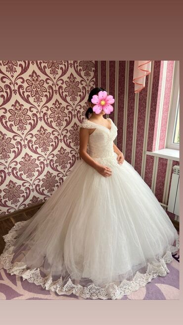 элегантное свадебное кружевное платье: Продается свадебное платье