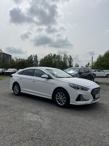 автомобиль hyundai matrix: Hyundai Sonata: 2019 г., 2 л, Автомат, Газ, Седан