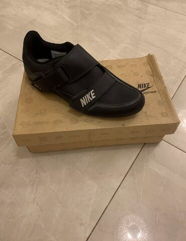 Krasofkalar və idman ayaqqabıları: Nike system ultra kishi ayaqqabisi originaldir ebay’de 80$ dir