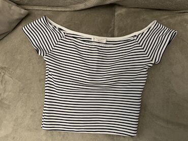 Рубашки и блузы: Pull and Bear, S (EU 36), M (EU 38), цвет - Белый