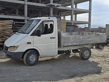 Бортовой грузовик Mercedes-Benz Sprinter год 2001 объём 2.2 сди