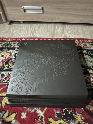 продать плейстейшен 4: PlayStation 4 Pro Limited Edition — The Last of Us Part II. -