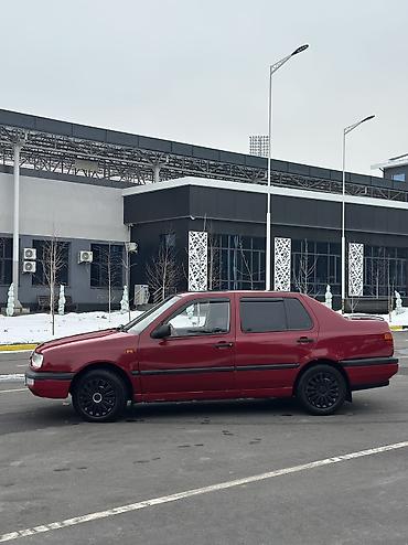 Volkswagen: Volkswagen Vento: 1993 г., 1.8 л, Механика, Бензин, Седан — 10