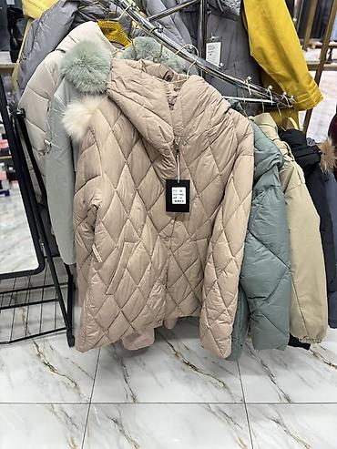 Пуховики и зимние куртки: Пуховик, По колено, Стеганый, Все размеры — 12