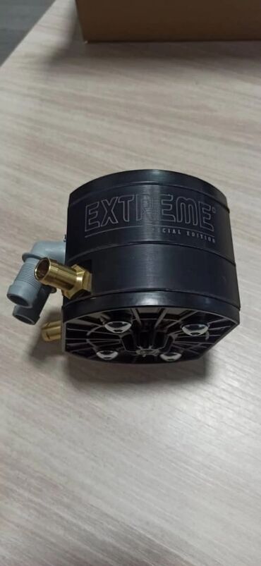 Фильтры: Чёрный масляный сепаратор Extreme Special Edition. Оснащён портами с