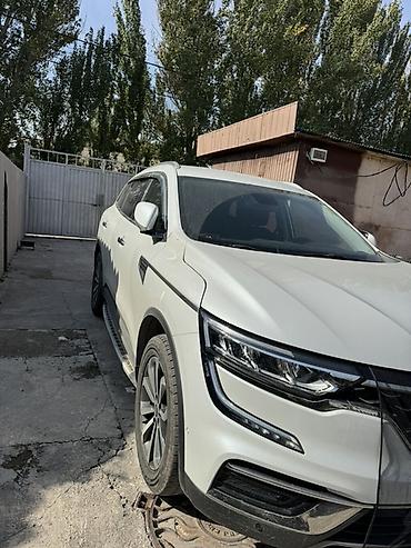 Другие автомобили: Кроссовер белого цвета (5 мест) Основные характеристики: - Кузов — 2