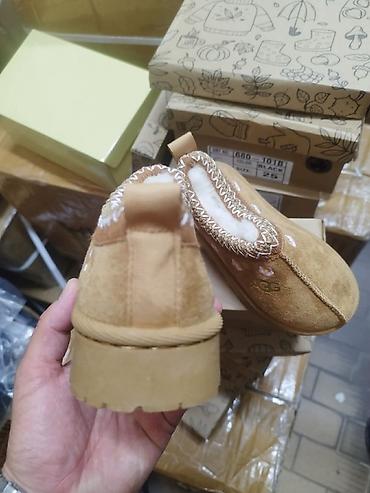 Ugg čizme: 2800 din 21-24. L — 7