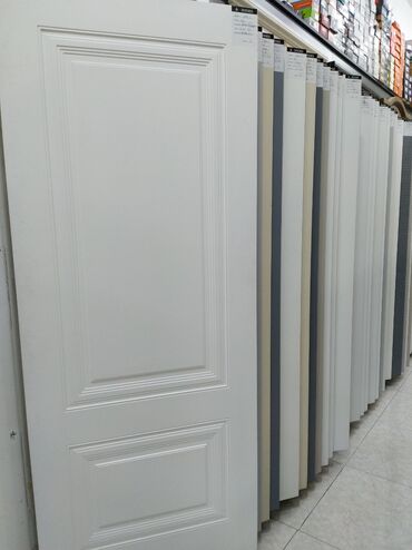 ağ kərpic: Ağ rəngli taxta qapı, müasir ev və ya ofis daxili üçün uyğundur. Qapı