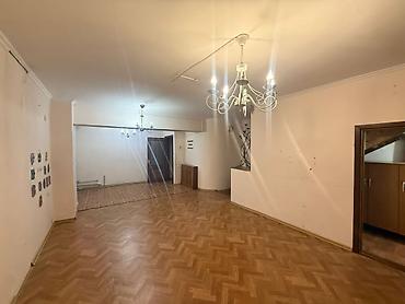 Продажа помещений свободного назначения: 🏢 Продаётся квартира как коммерческое помещение в отличной локации 🔥 📍 — 8